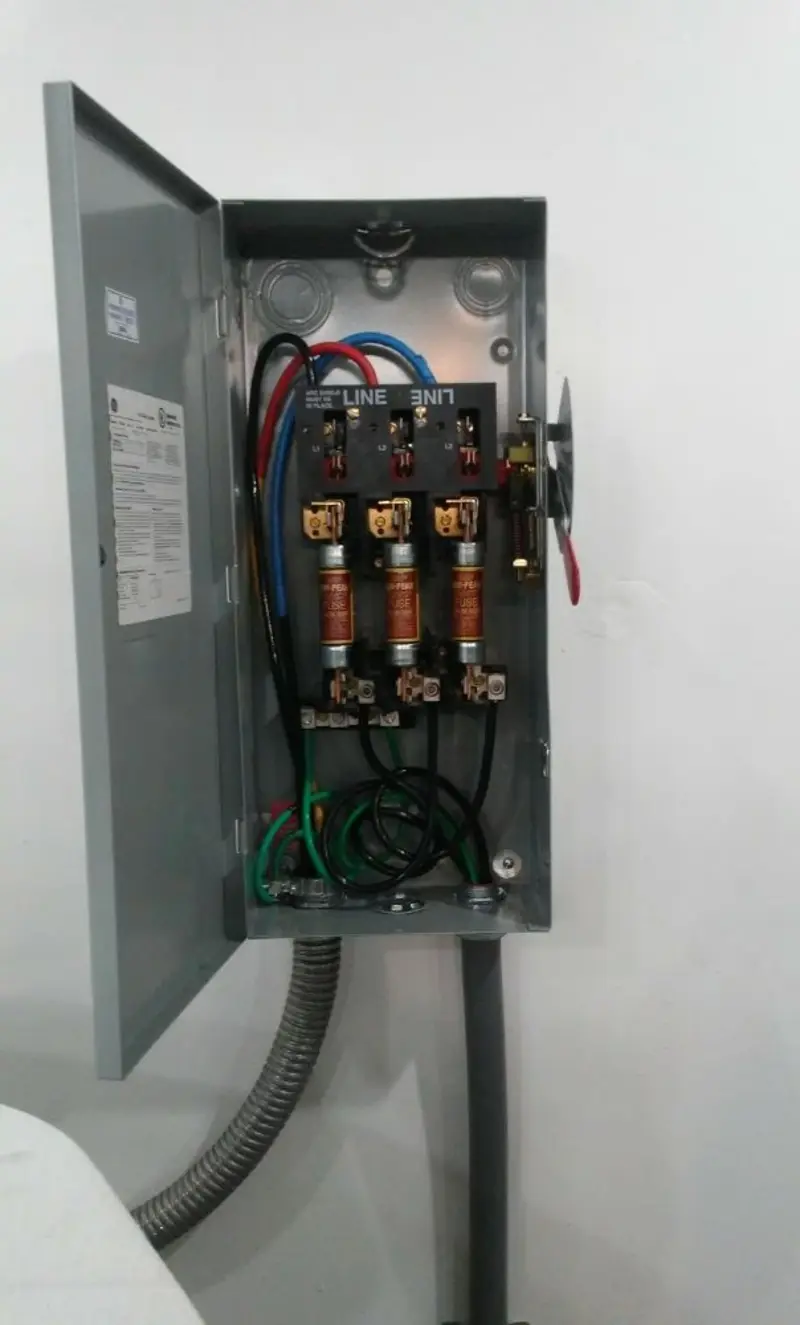 Three-phase disconnect switch installed for Electrical Wiring & Rewiring in Milan